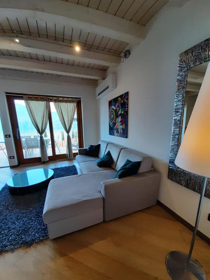 Bmp Apartment Deluxe 1 Jacuzzi Riscaldata Privata Vista Lago Di Garda Brenzone sul Garda Exterior foto