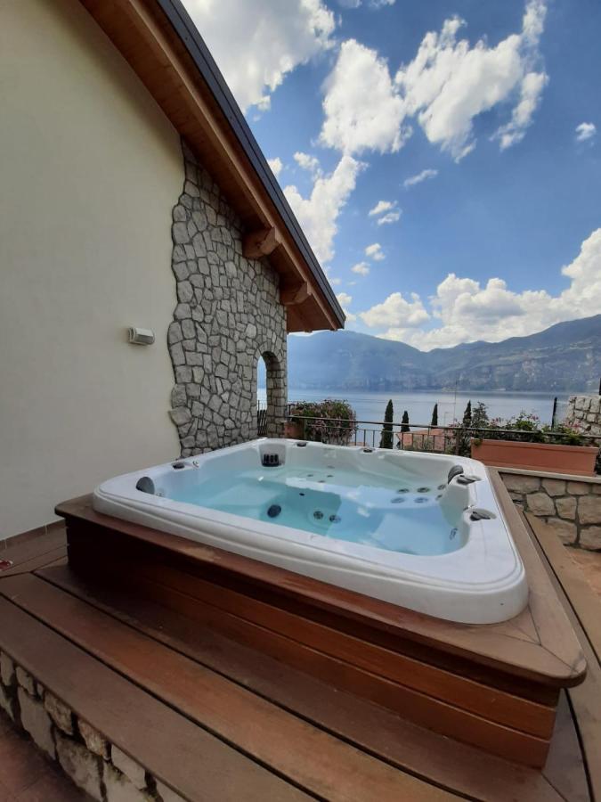 Bmp Apartment Deluxe 1 Jacuzzi Riscaldata Privata Vista Lago Di Garda Brenzone sul Garda Exterior foto